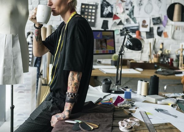 What are the Most Stylish Ways to Wear a Long Sleeveless Vest?